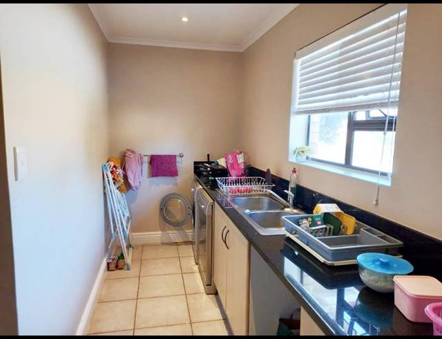 3 BEDROOM TOWNHOUSE RENTED IN SUMMERSTRAND